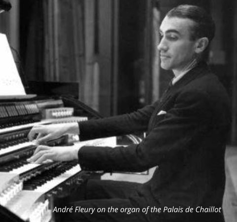 André Fleury on the organ of the Palais de Chaillot